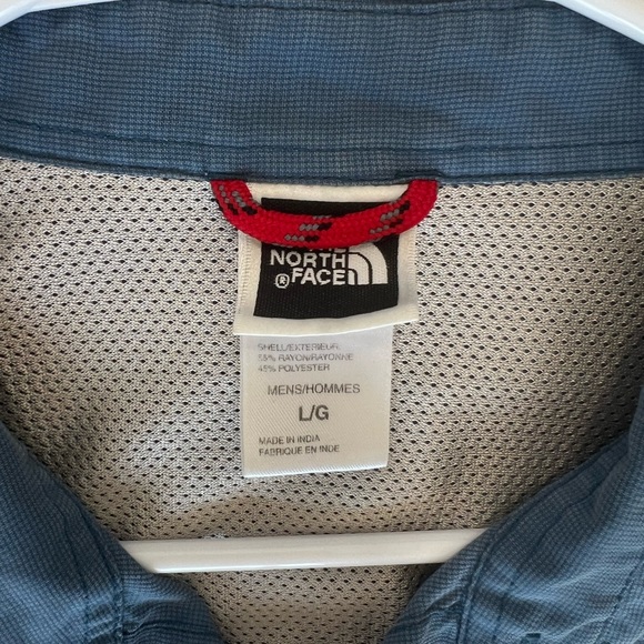 The North Face / L / Lightweight Button Up - Picture 4 of 5
